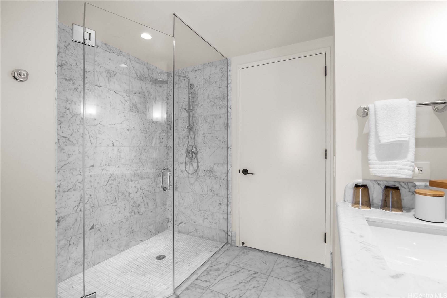 223 Saratoga Road 3401 Property Photo 13