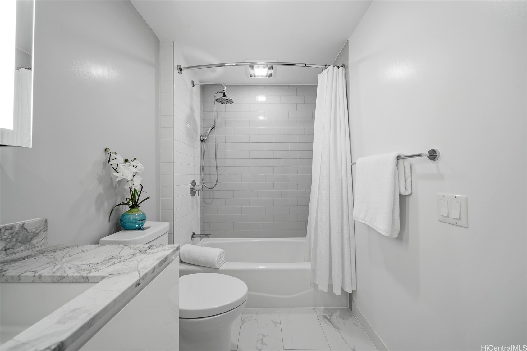 987 Queen Street 4013 Property Photo 16
