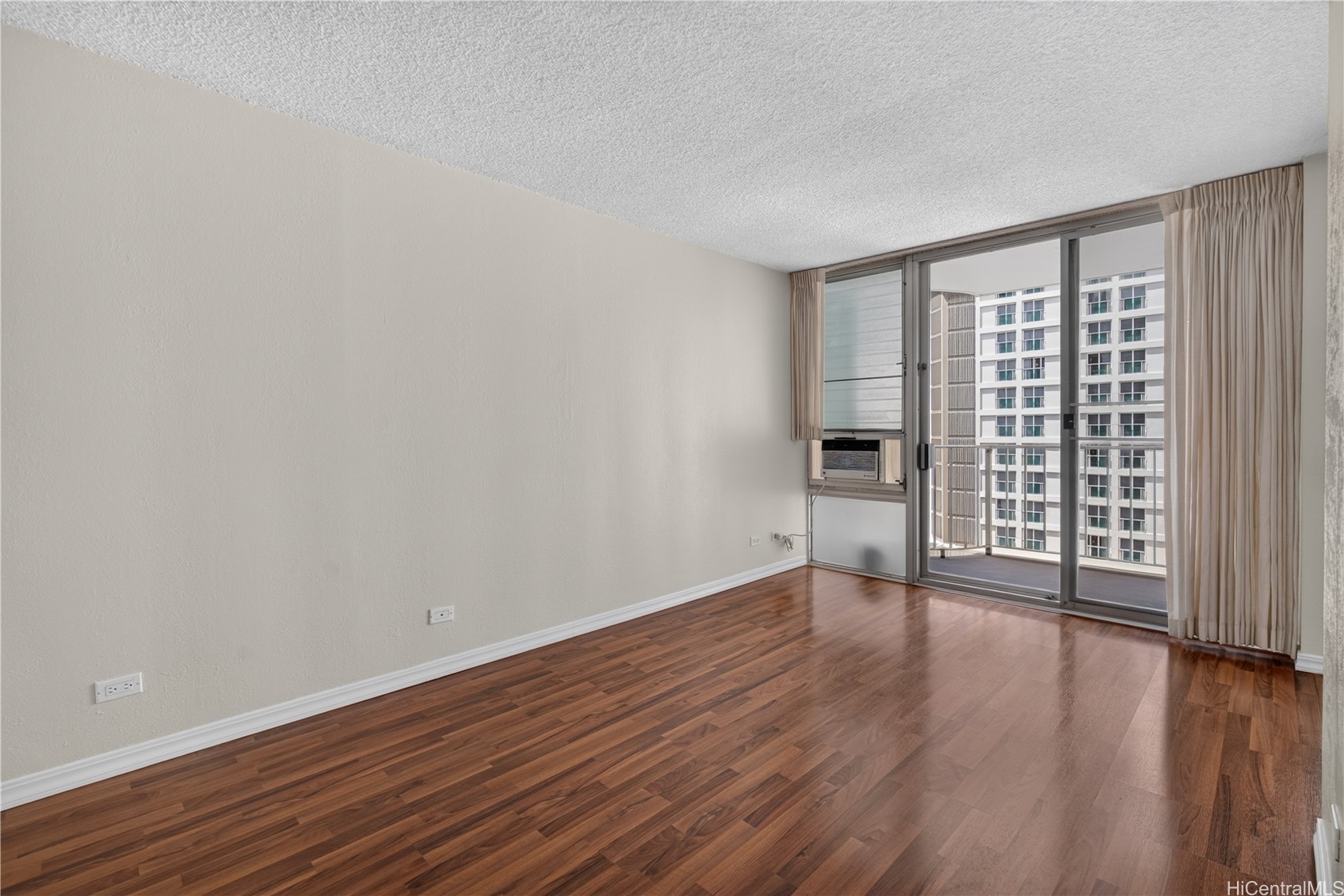 1617 Kapiolani Boulevard 1004 Property Photo 2
