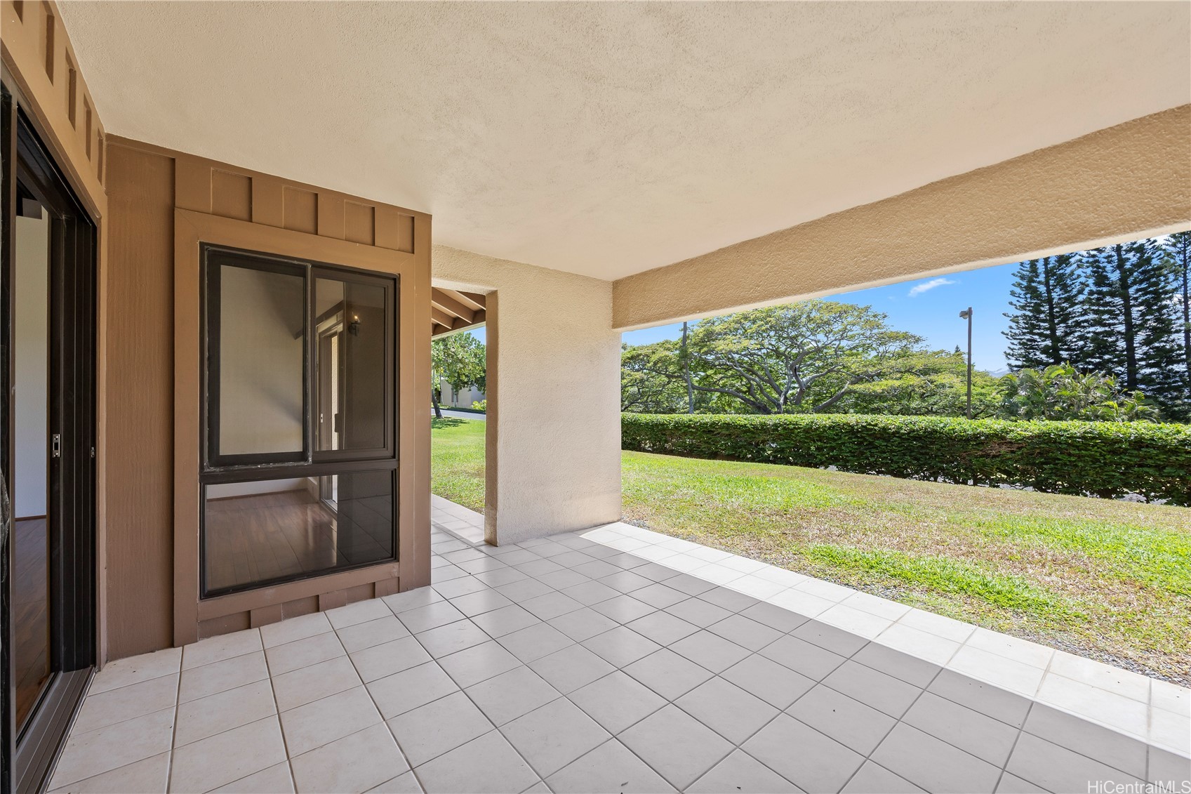 319 Kaelepulu Drive 202 Property Photo 3