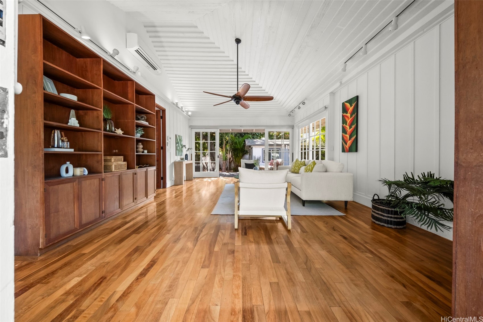 3025 Diamond Head Road Property Photo 2