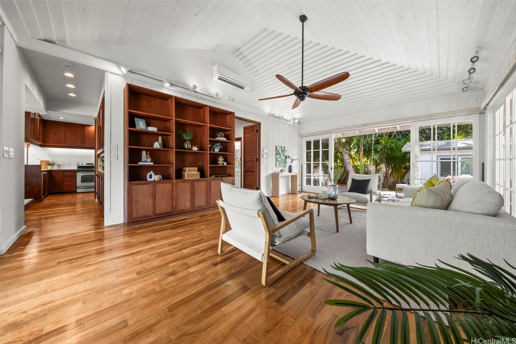 3025 Diamond Head Road Property Photo 3