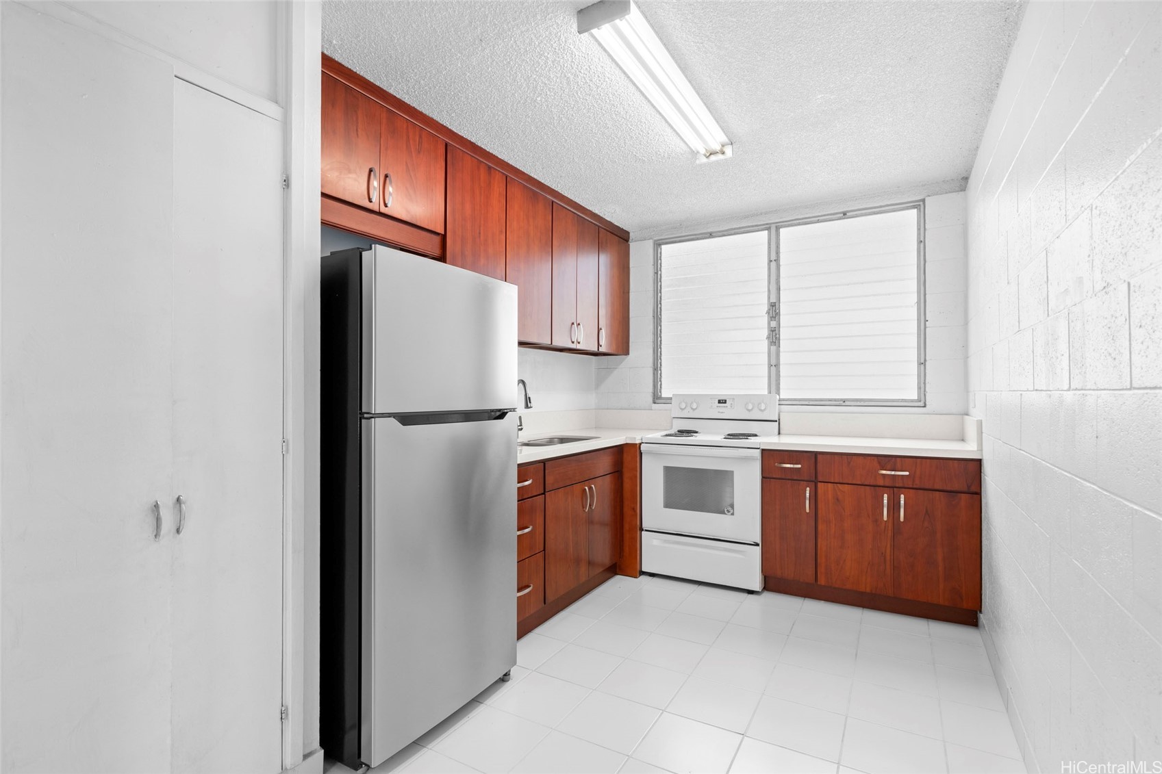 98-120 Lipoa Place 204 Property Photo 3
