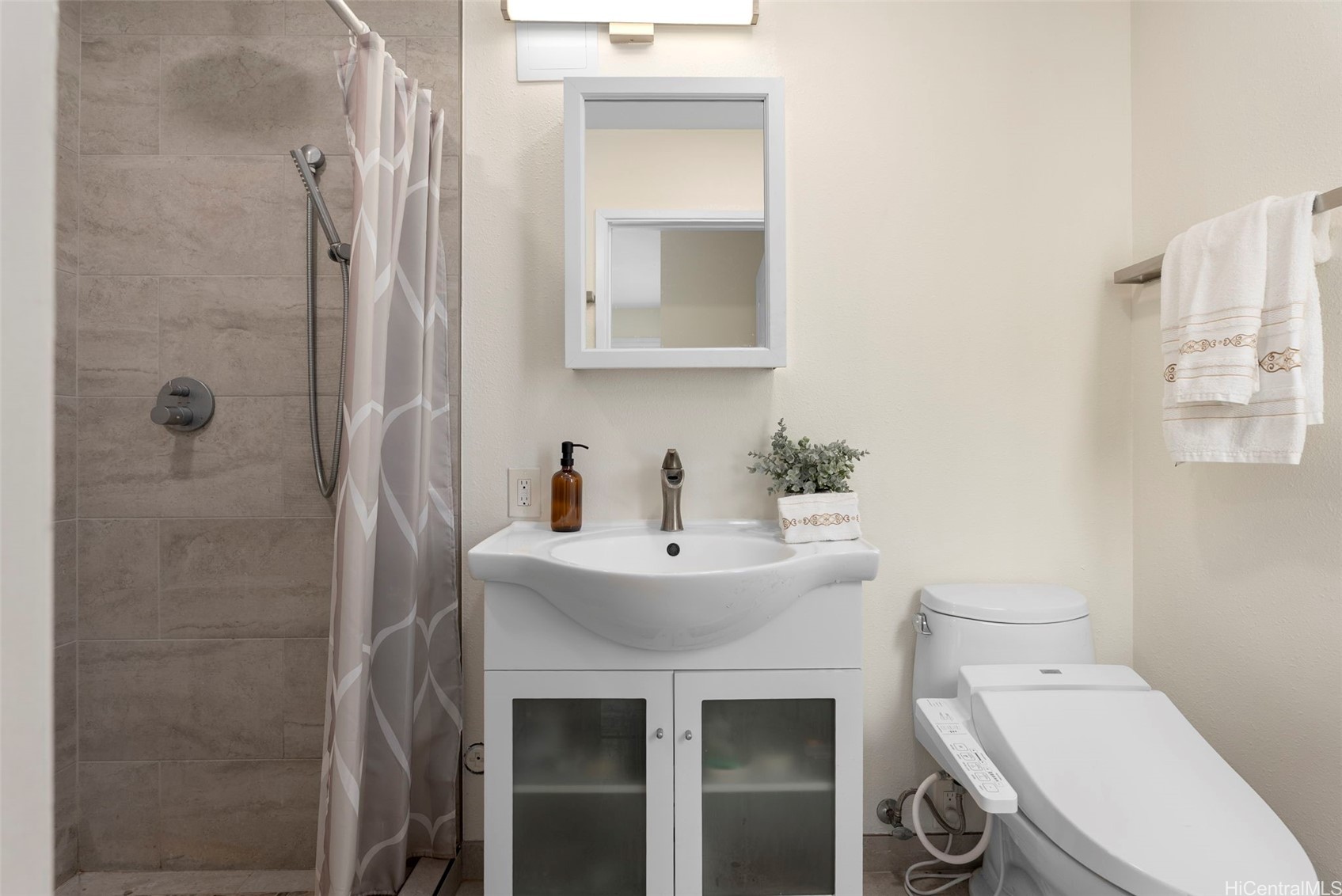 1025 Hanohano Way Property Photo 21