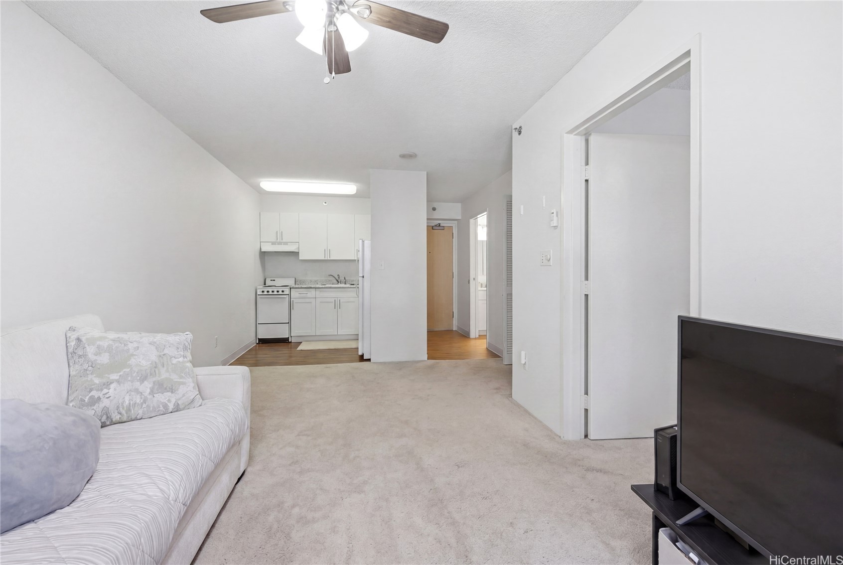 1448 Young Street 304 Property Photo 5