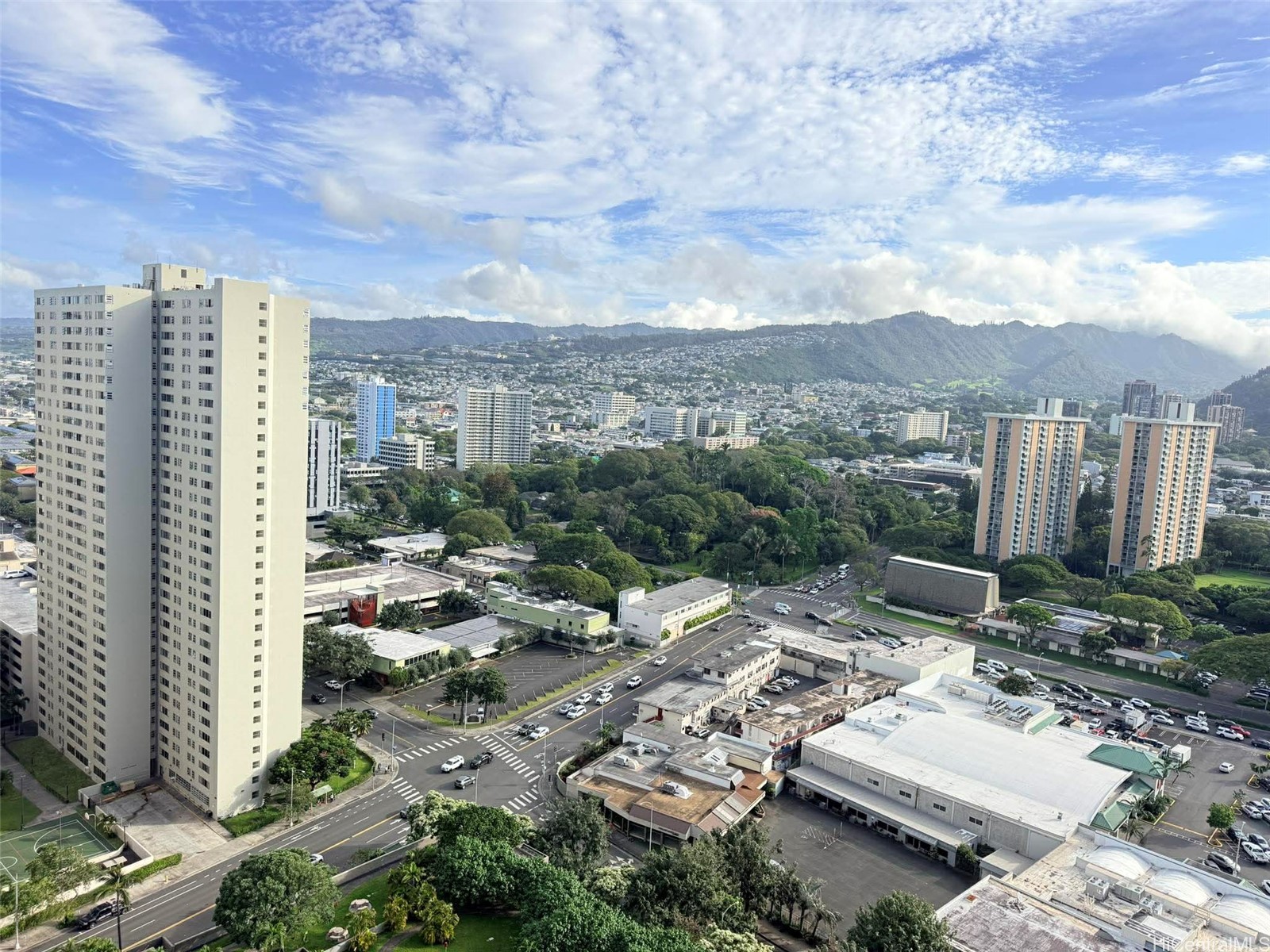 55 S Kukui Street D2701 Property Photo 8