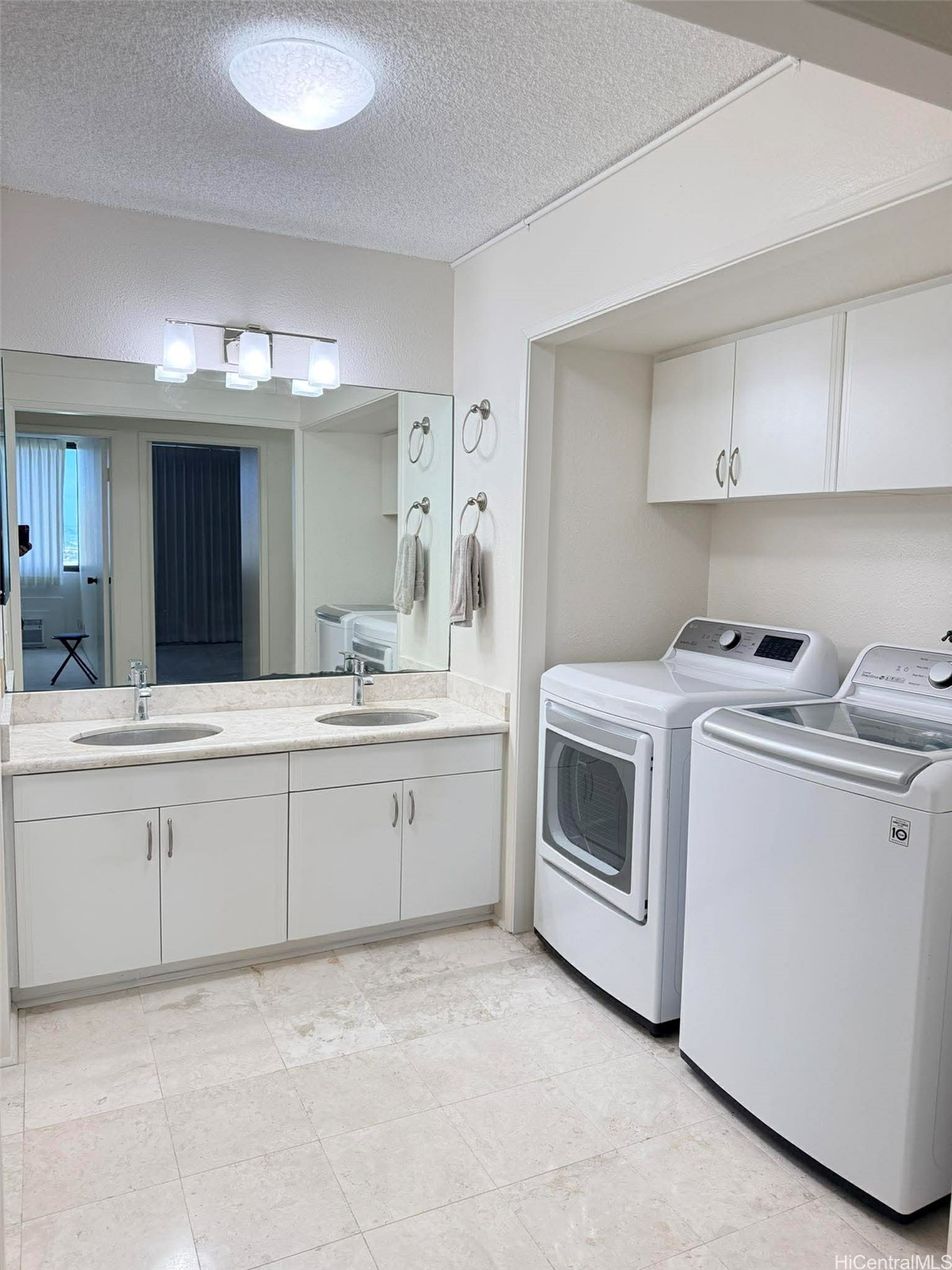 55 S Kukui Street D2701 Property Photo 15