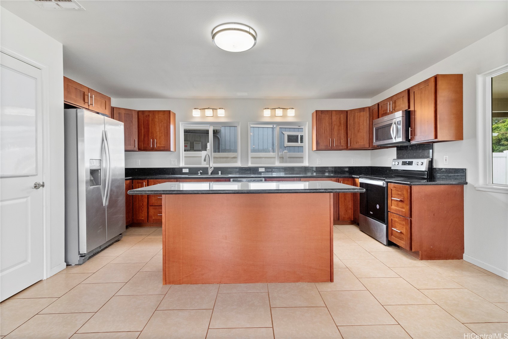 84-575 Kili Drive 28 Property Photo 4