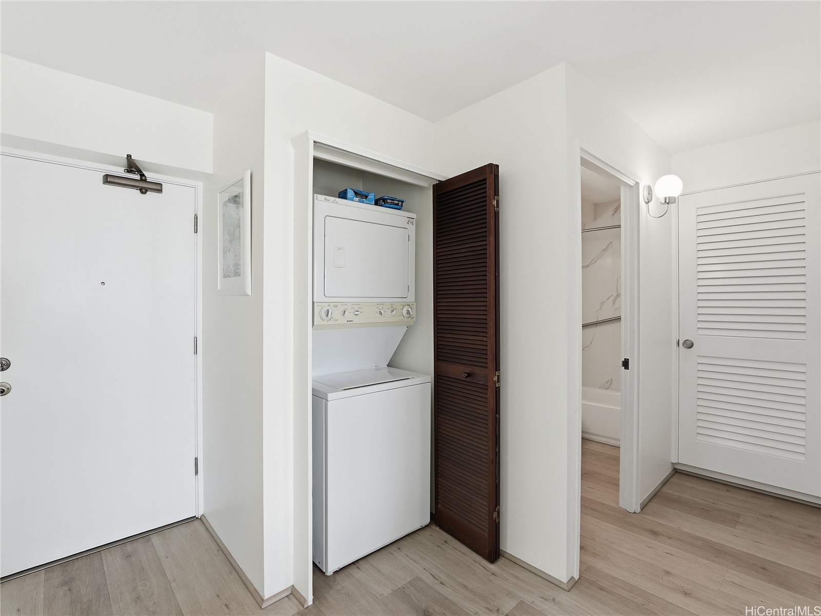 475 Atkinson Drive 1604 Property Photo 16