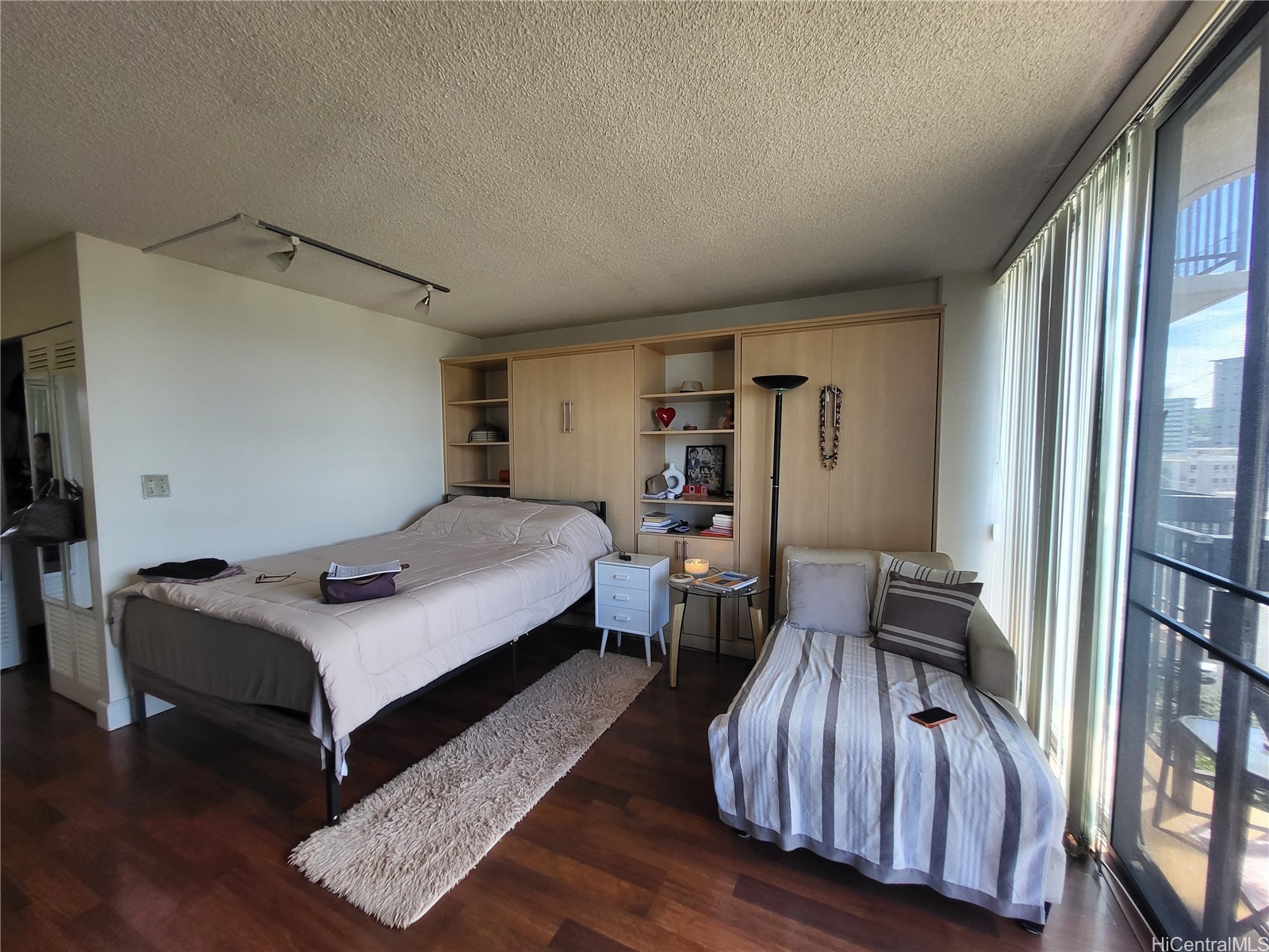 1560 Thurston Avenue 303 Property Photo 5