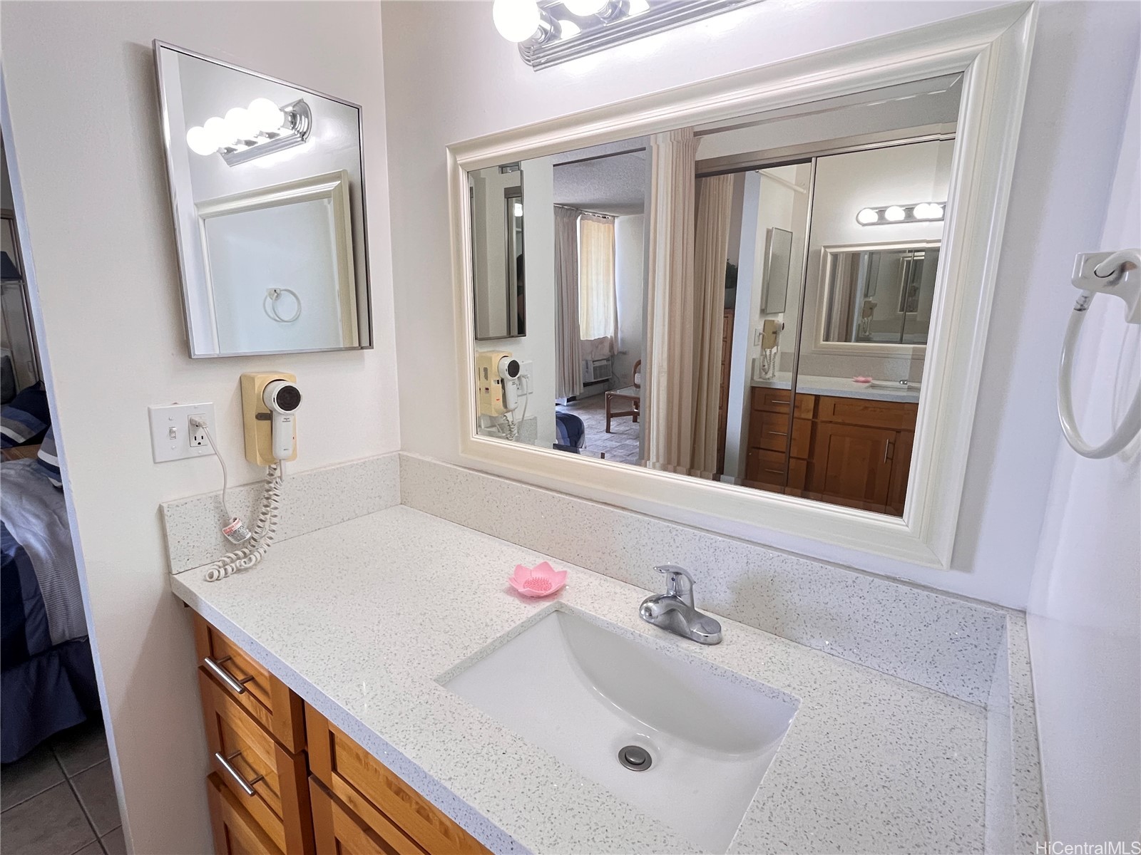 2240 Kuhio Avenue 2911 Property Photo 6