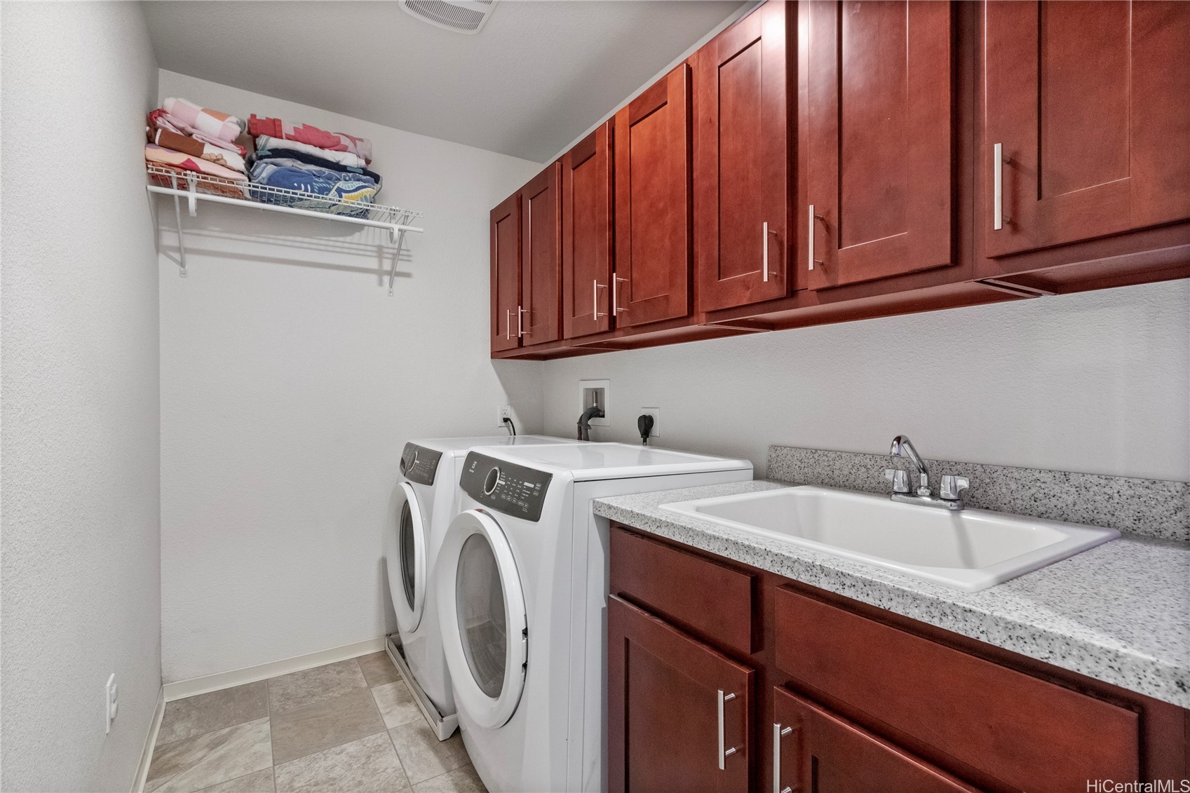 550 Kamaaha Avenue 703 Property Photo 11