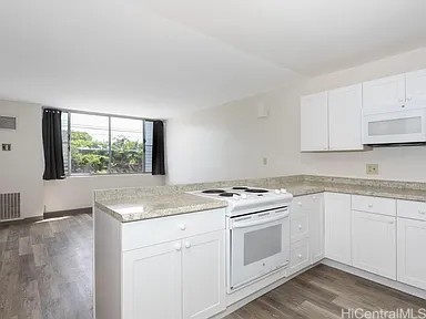 3045 Ala Napuaa Place 406 Property Photo 3