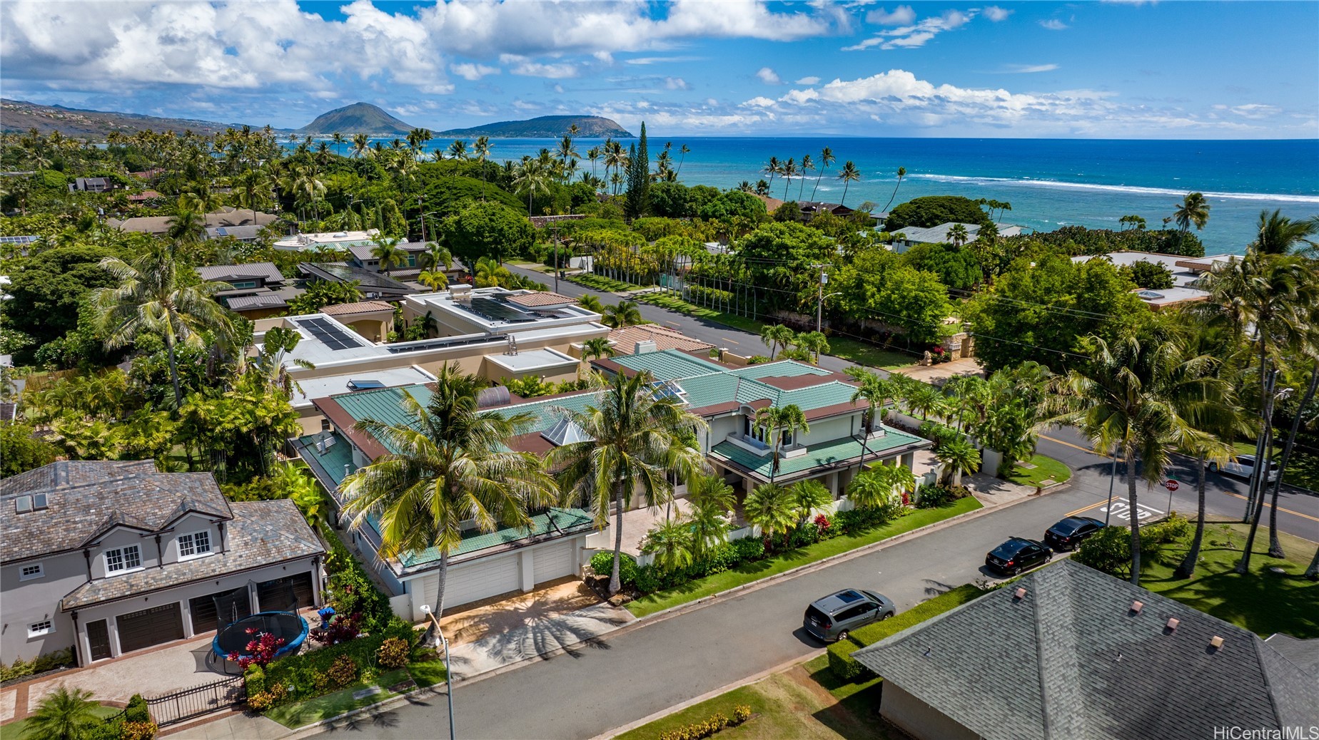 4504 Kahala Avenue Property Photo 2
