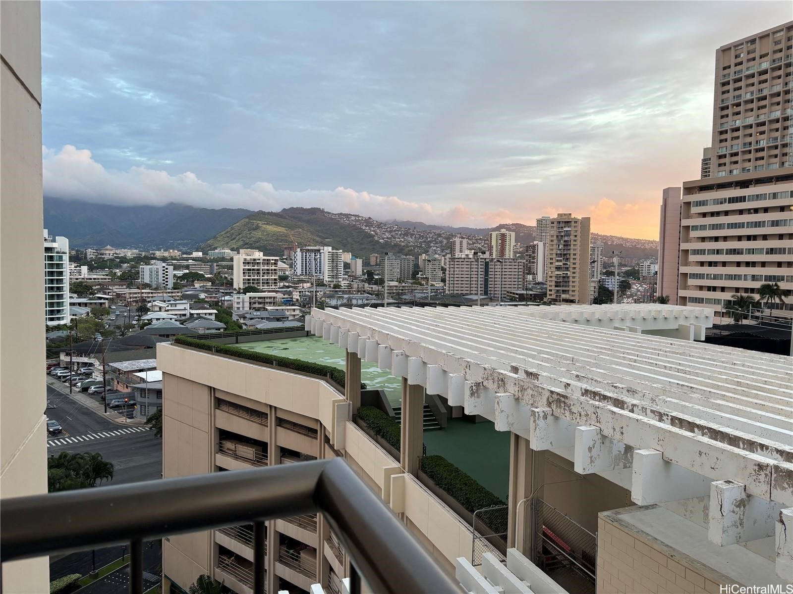2333 Kapiolani Boulevard 1008d Property Photo 4
