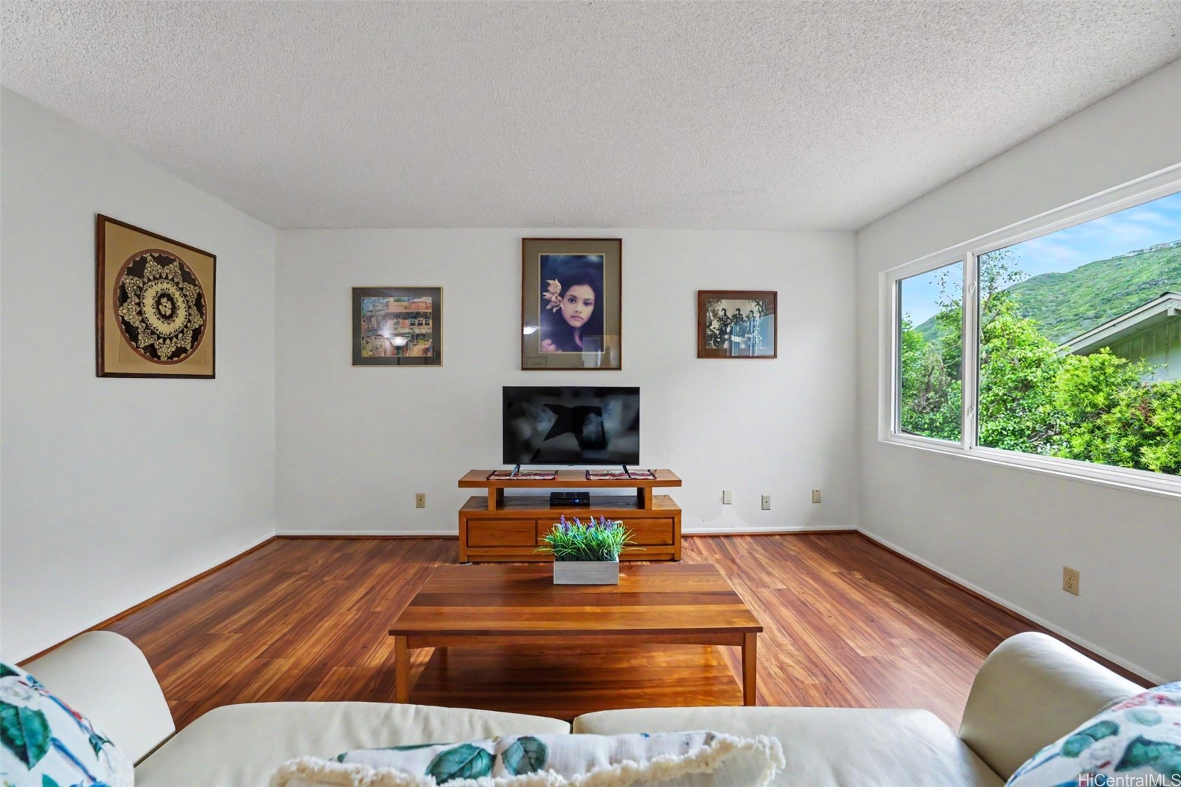 1402 Ohina Place Property Photo 9