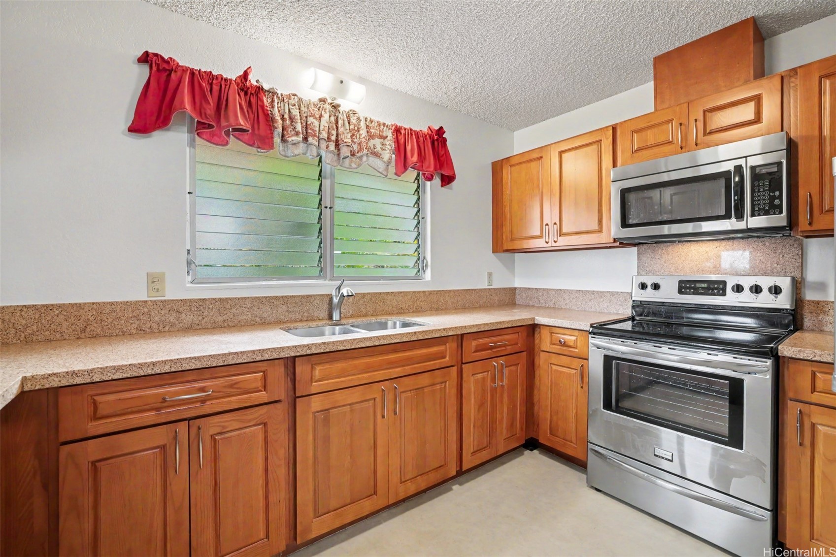 1402 Ohina Place Property Photo 10