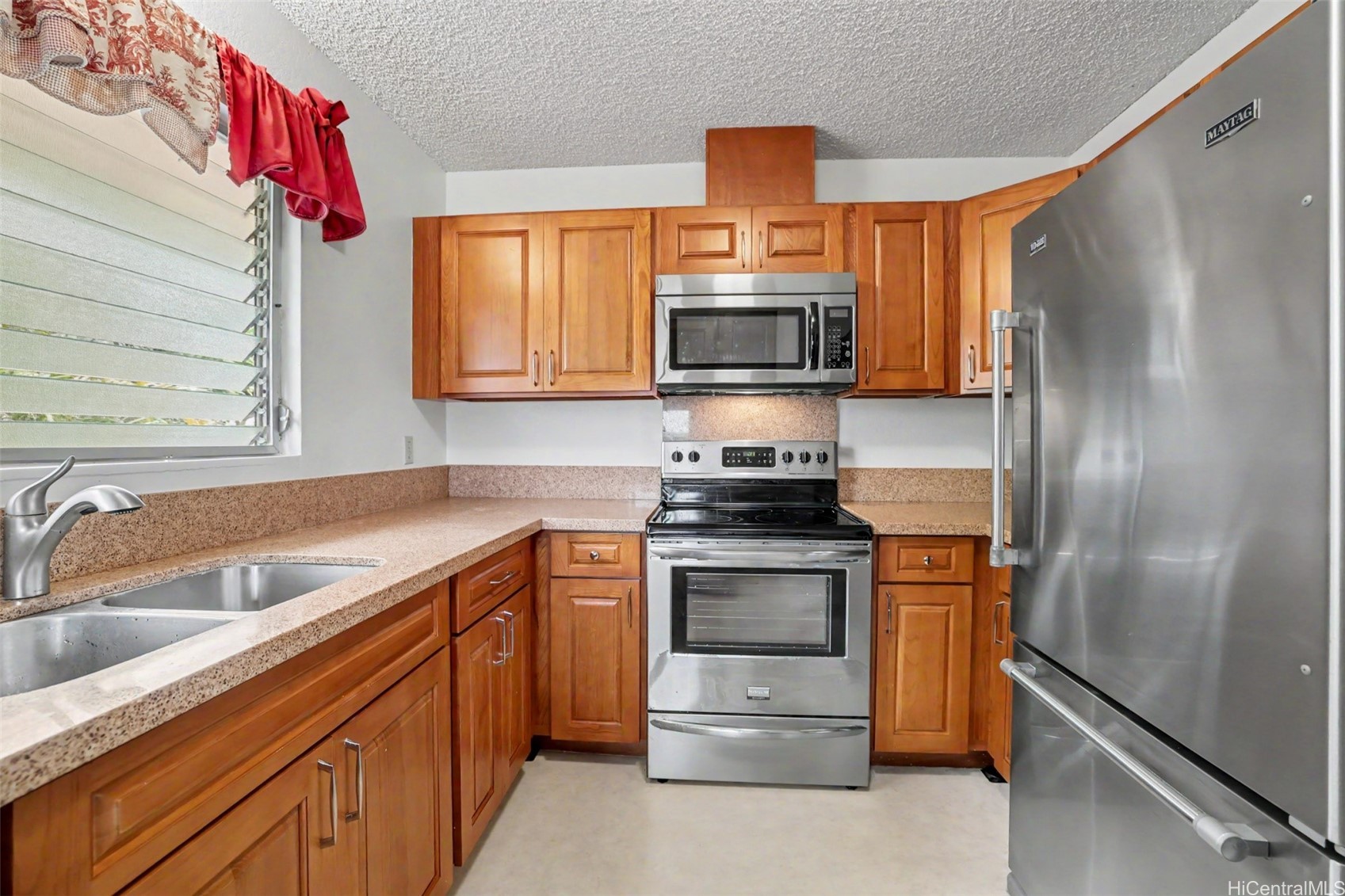1402 Ohina Place Property Photo 11