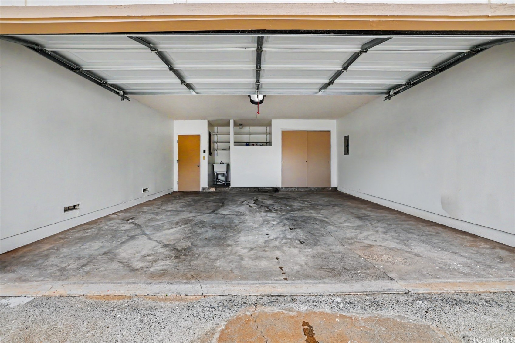 1402 Ohina Place Property Photo 13