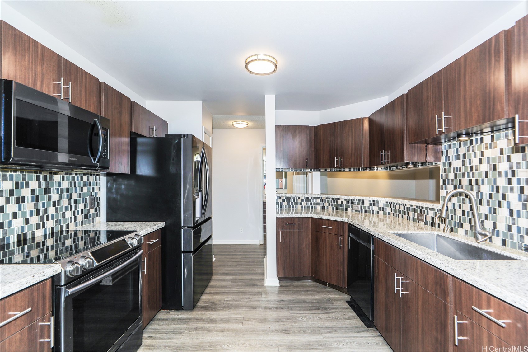 91-1025 Aawa Drive Property Photo 4