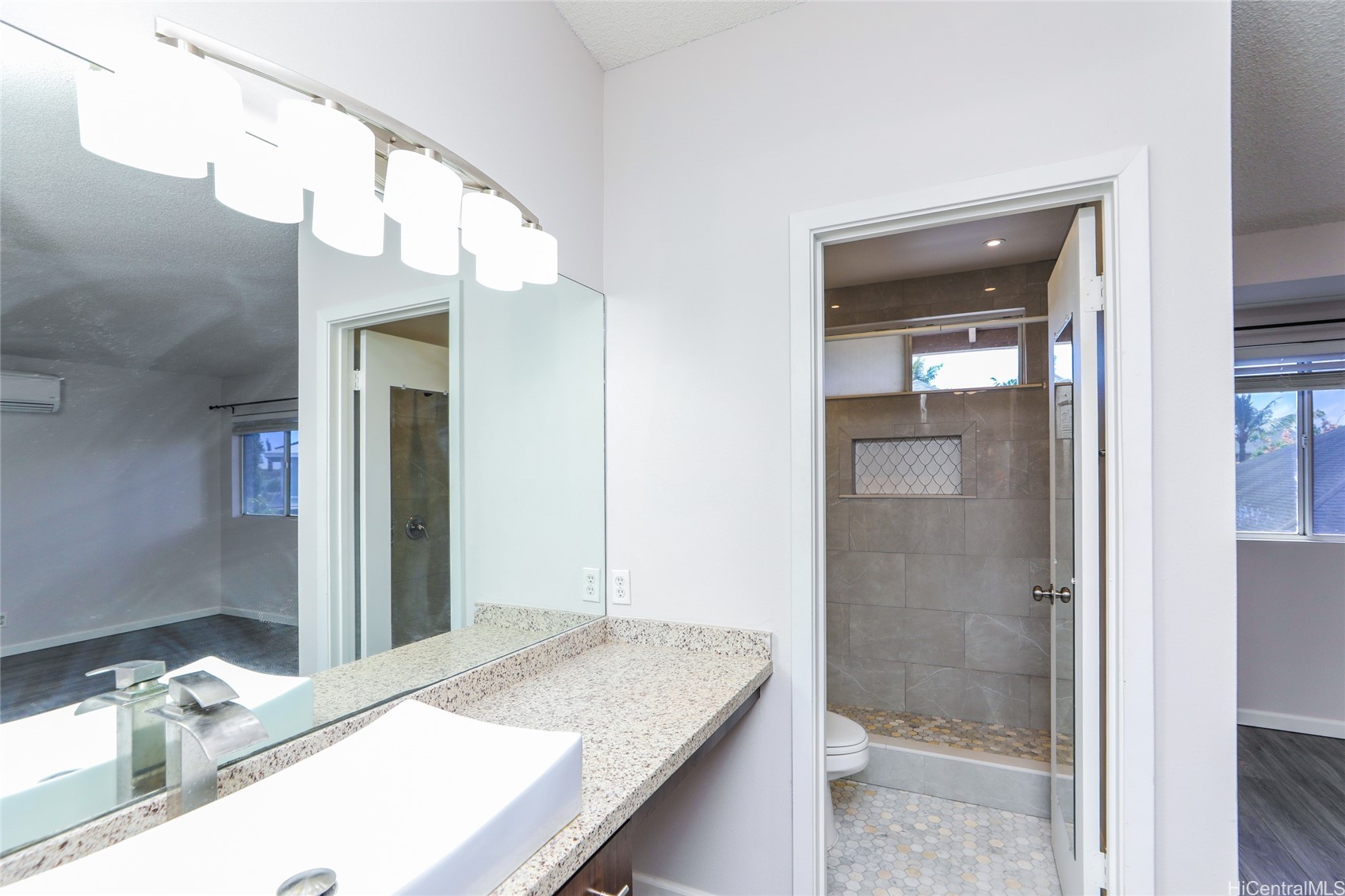 91-1025 Aawa Drive Property Photo 11