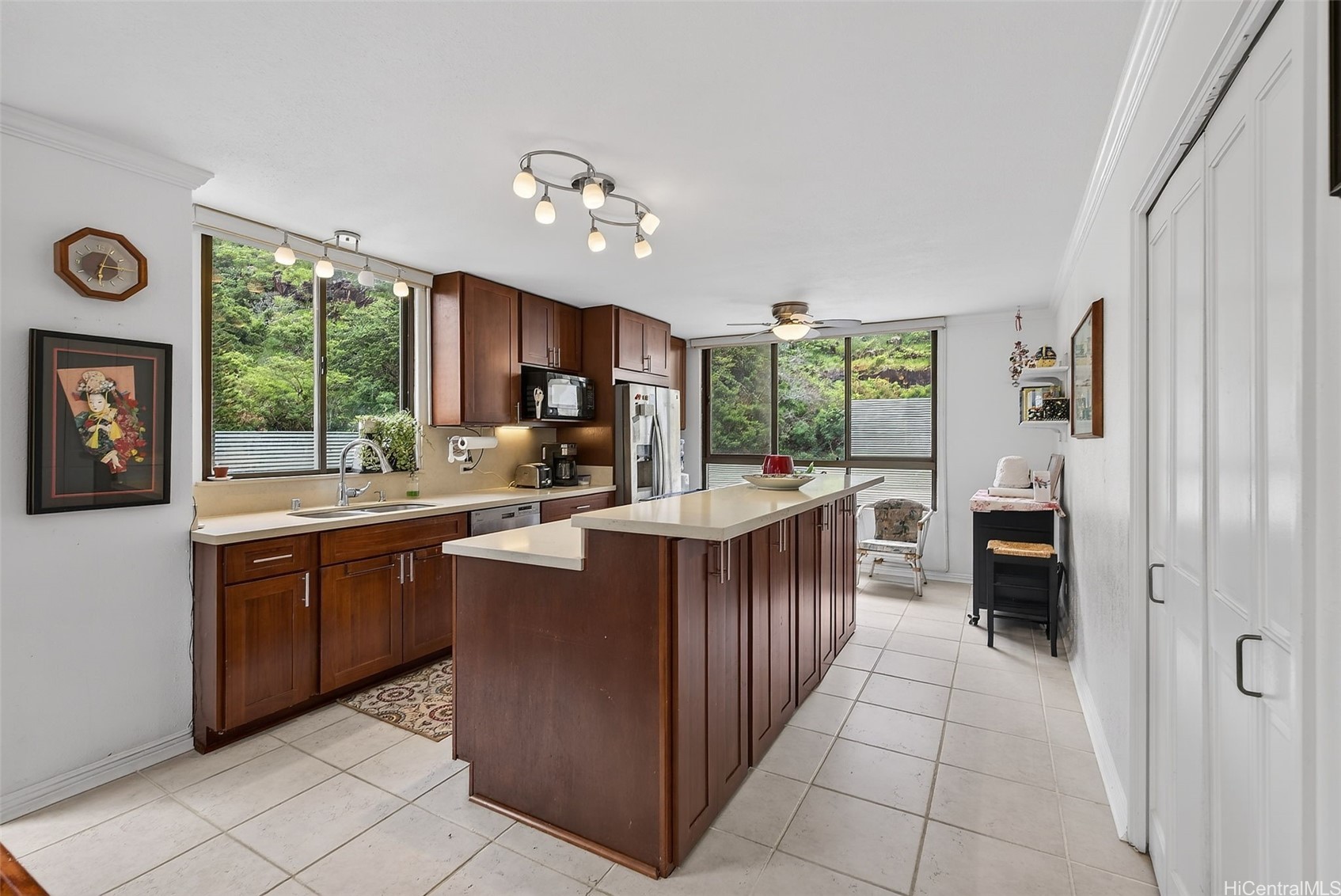 6770 Hawaii Kai Drive 401 Property Photo 4