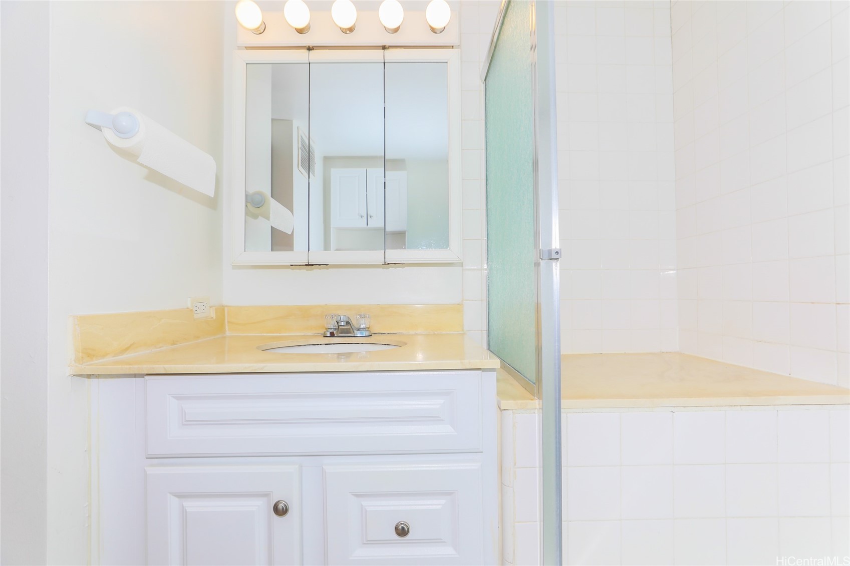 500 University Avenue 311 Property Photo 11