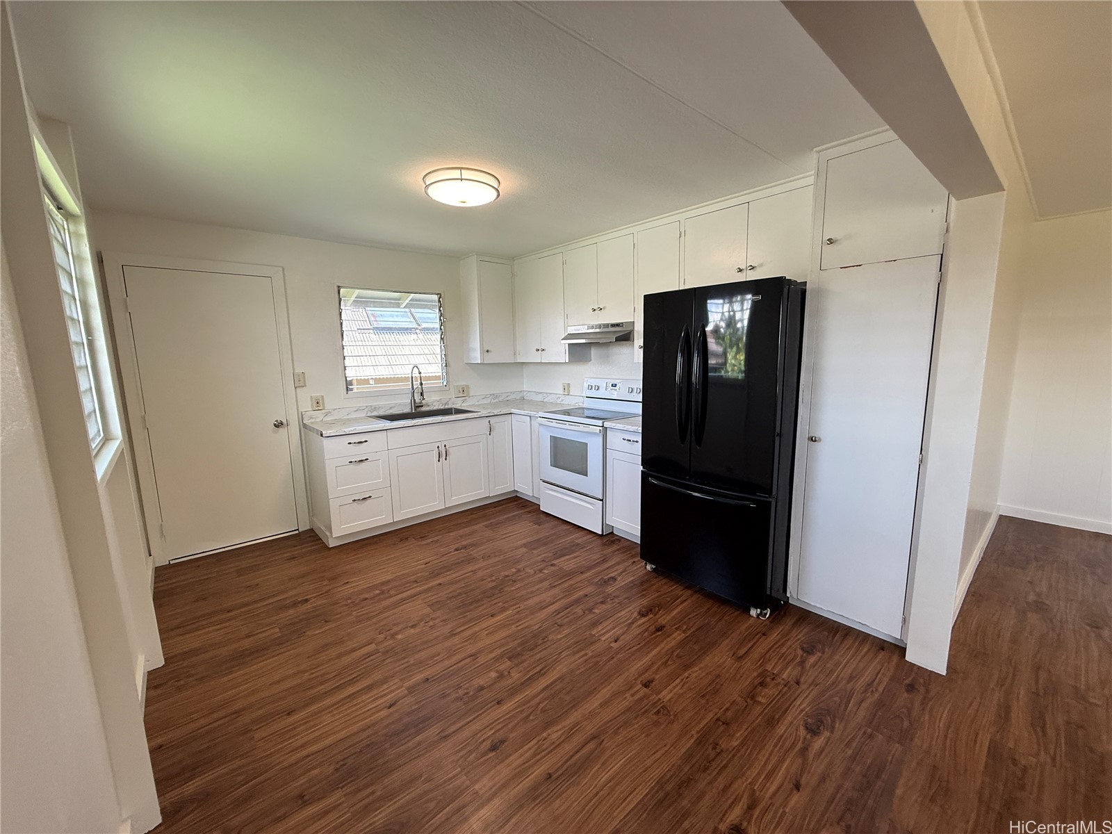 1221 Ihiihi Avenue Property Photo 5