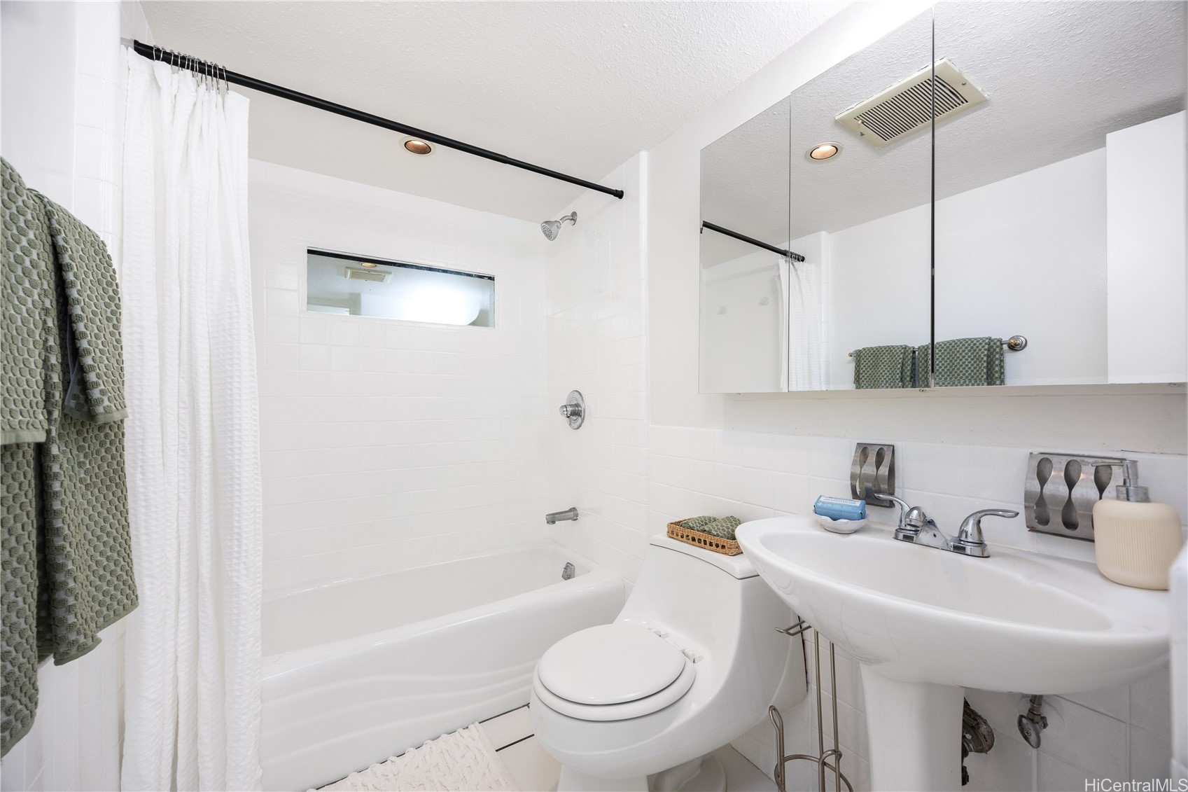 2281 Ala Wai Boulevard 803 Property Photo 6