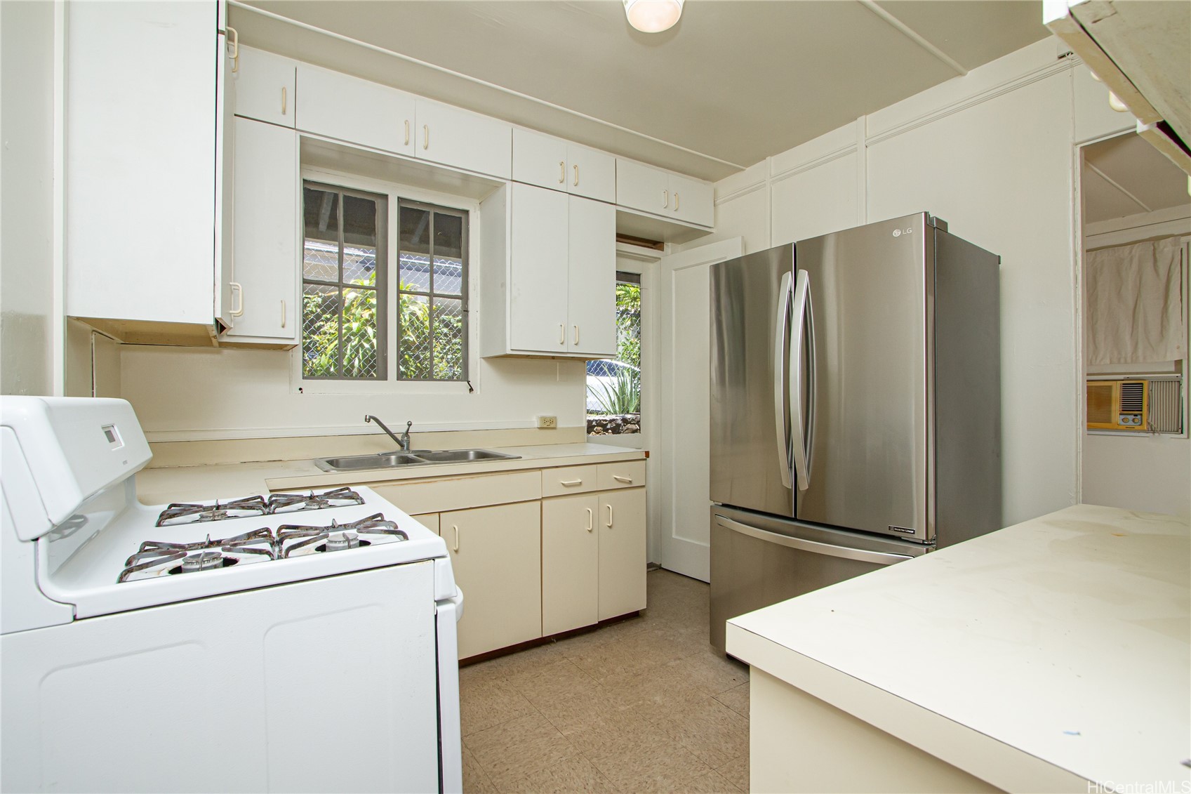 1044 Green Street A Property Photo 9