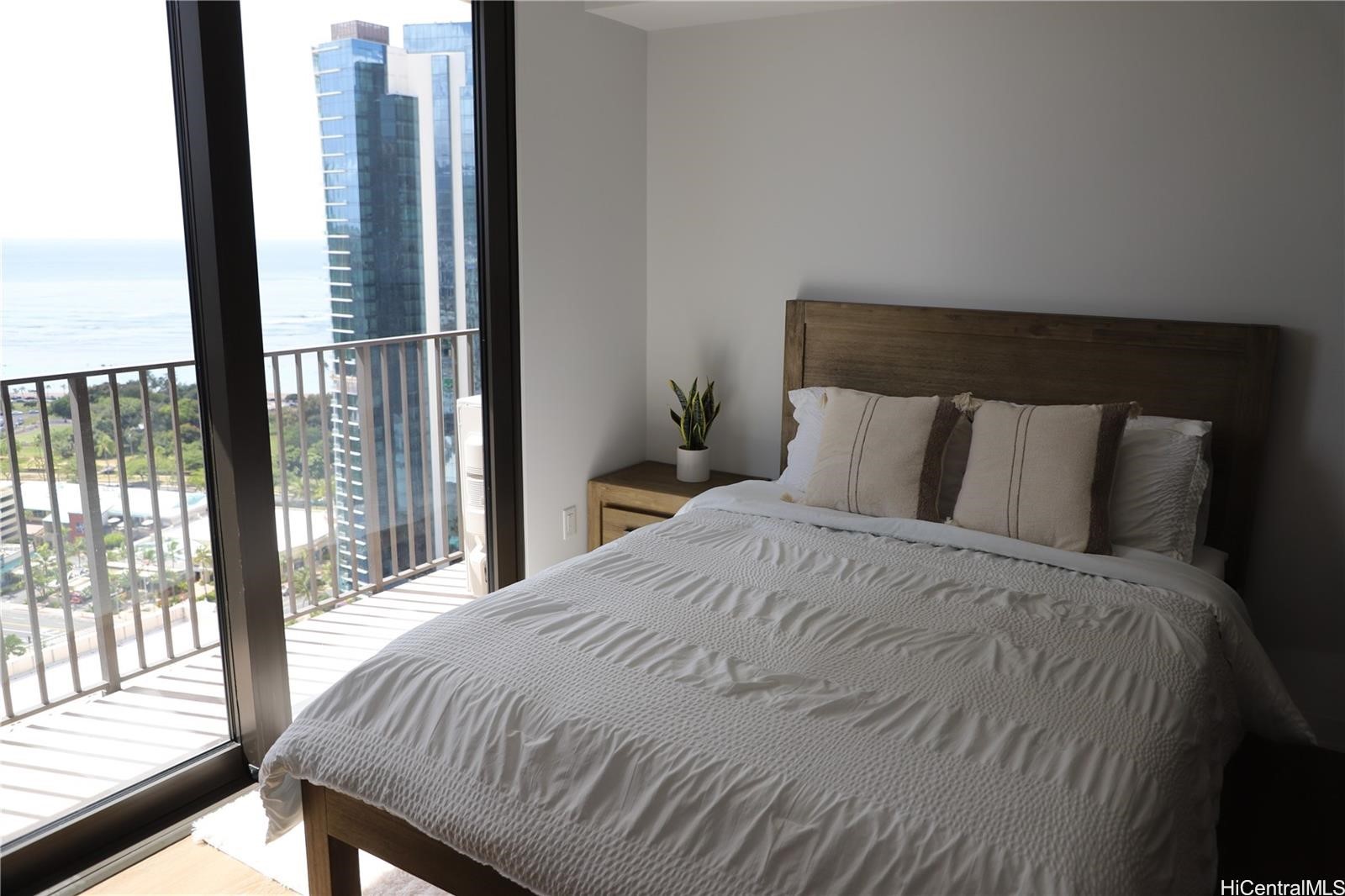 987 Queen Street 3006 Property Photo 1