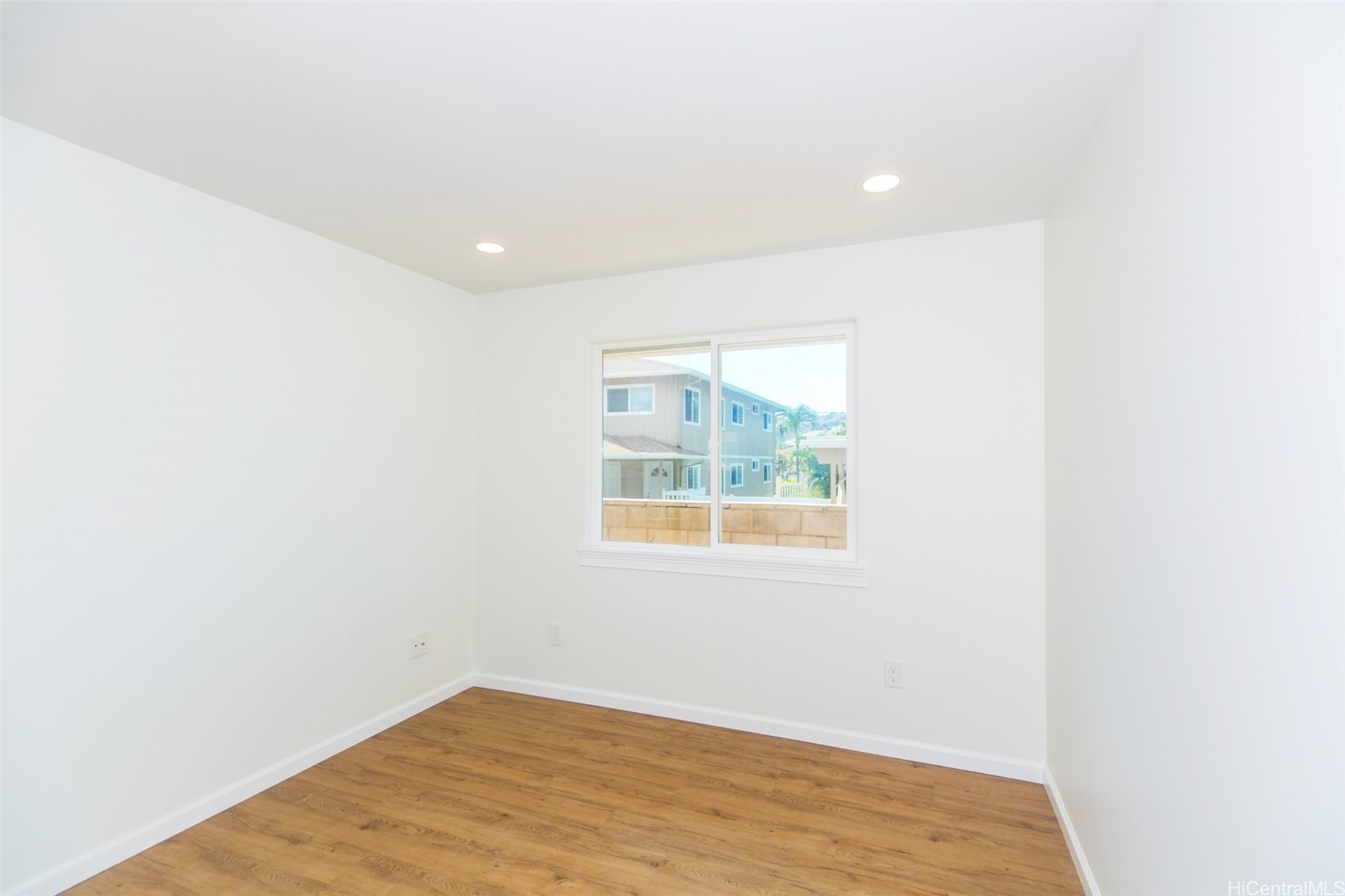 833 10th Avenue Property Photo 13