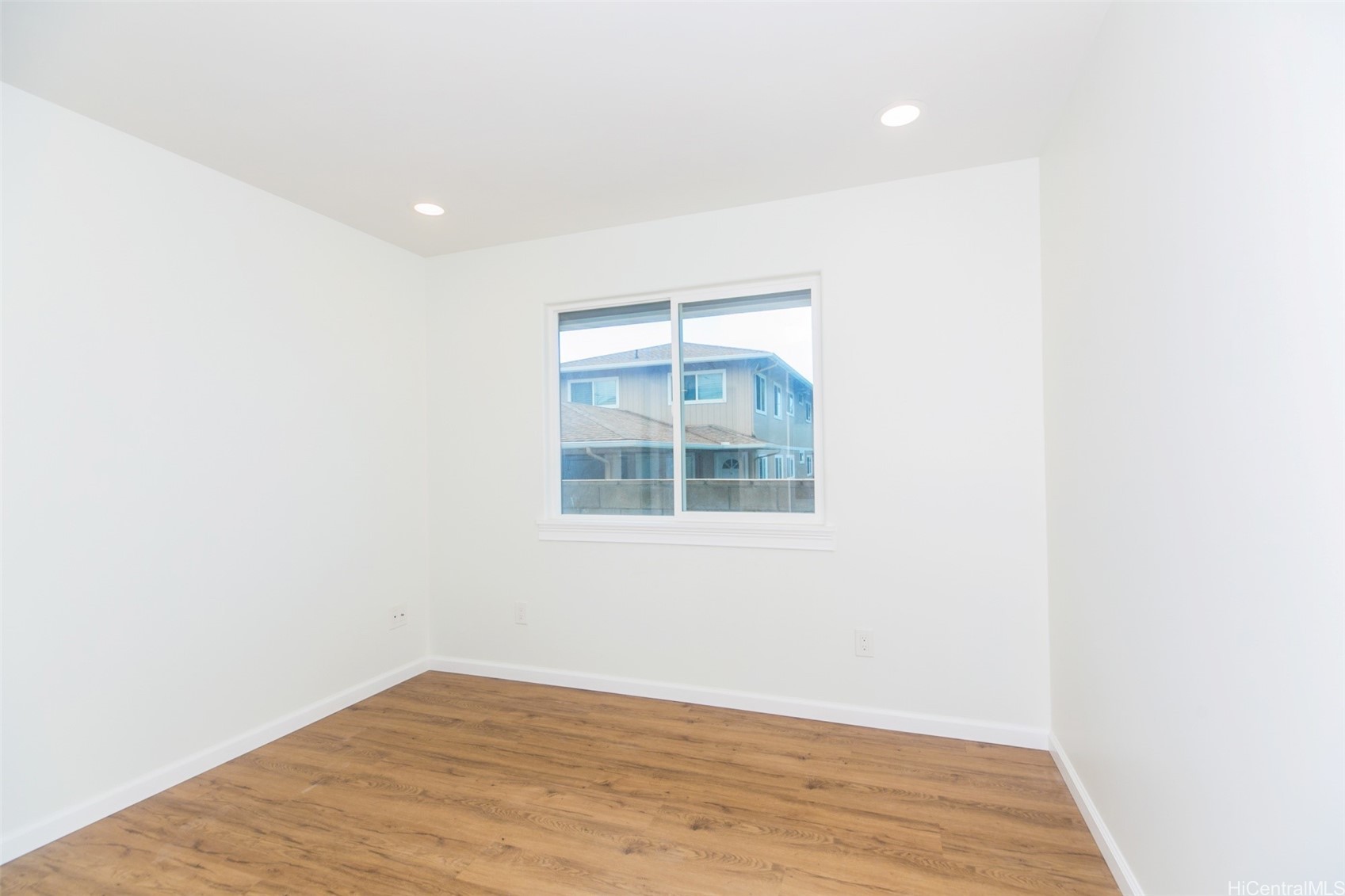 833 10th Avenue Property Photo 16