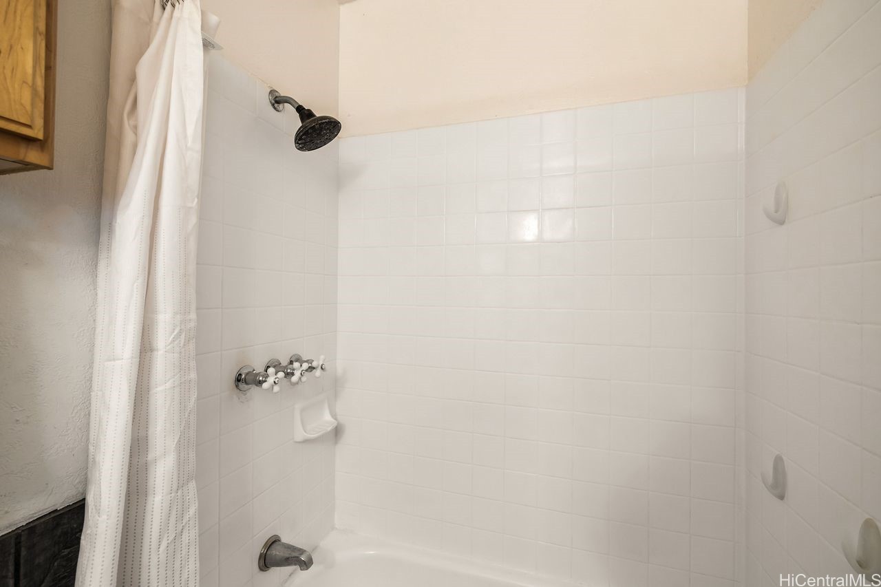 68-051 Akule Street 302 Property Photo 14