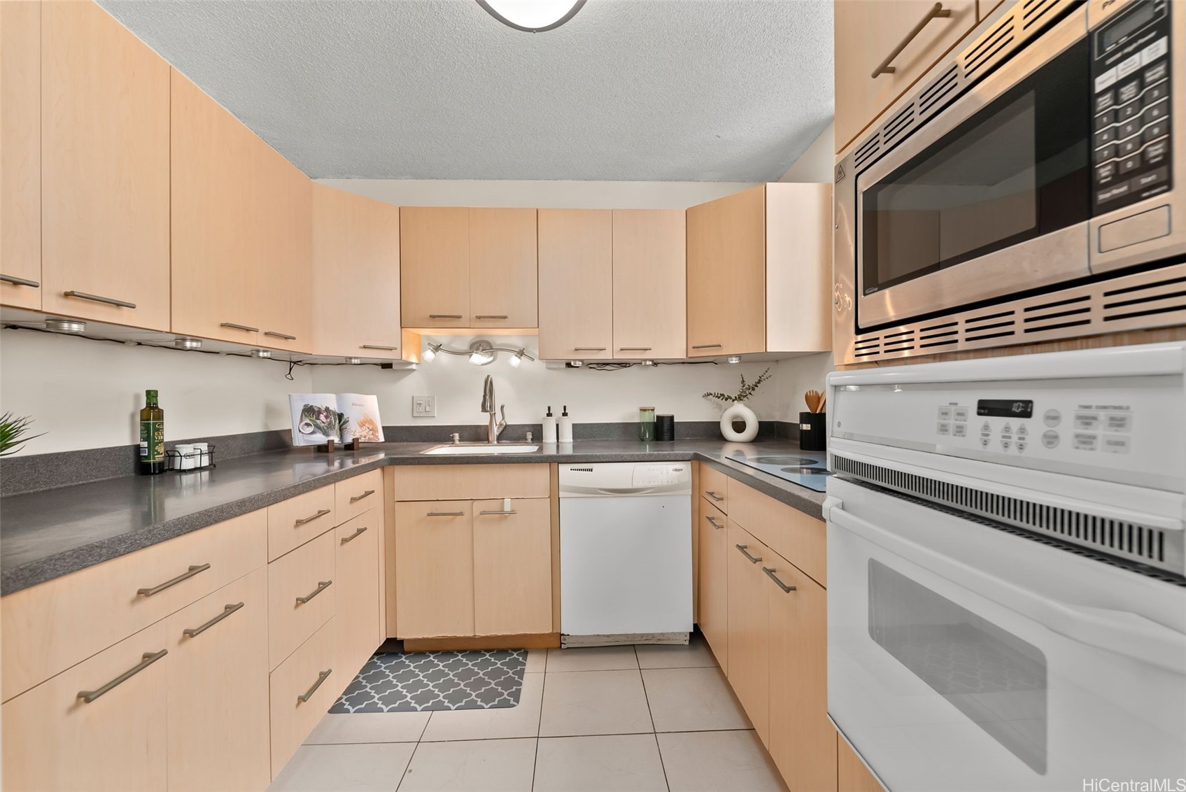1717 Ala Wai Boulevard 2310 Property Photo 6