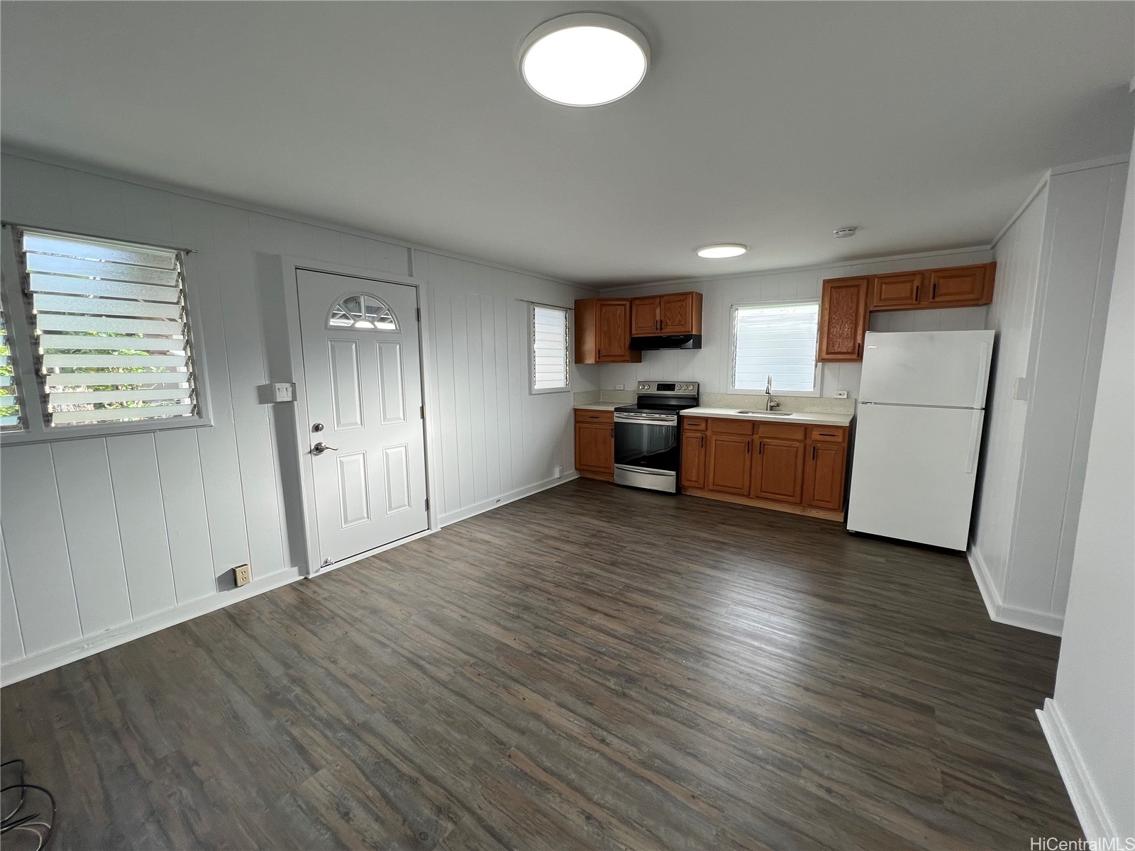 3046 Harding Avenue C Property Photo 3