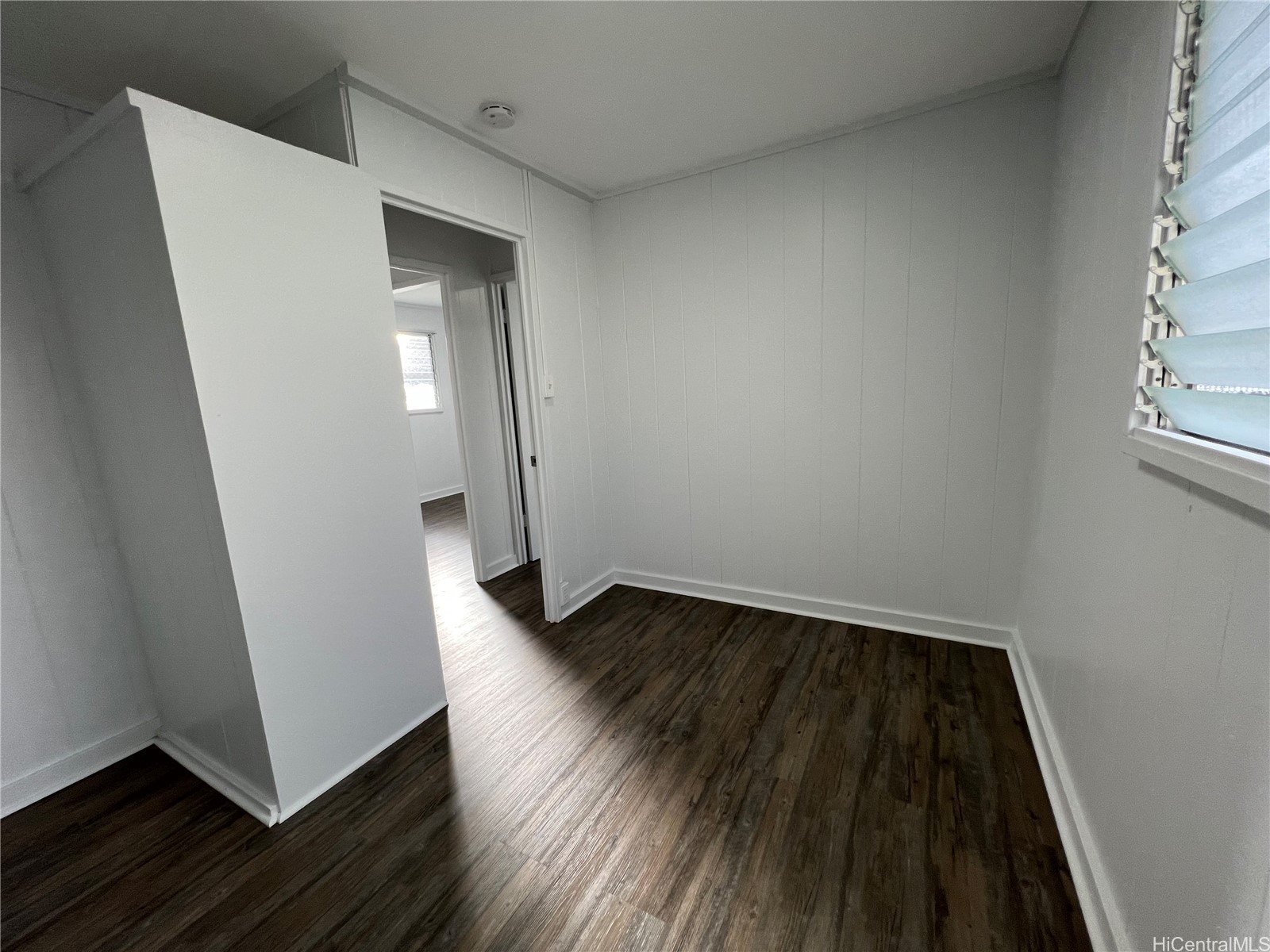 3046 Harding Avenue C Property Photo 6