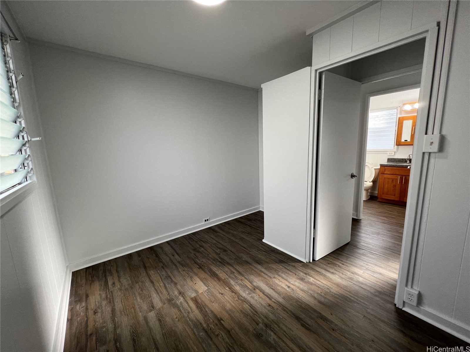 3046 Harding Avenue C Property Photo 7