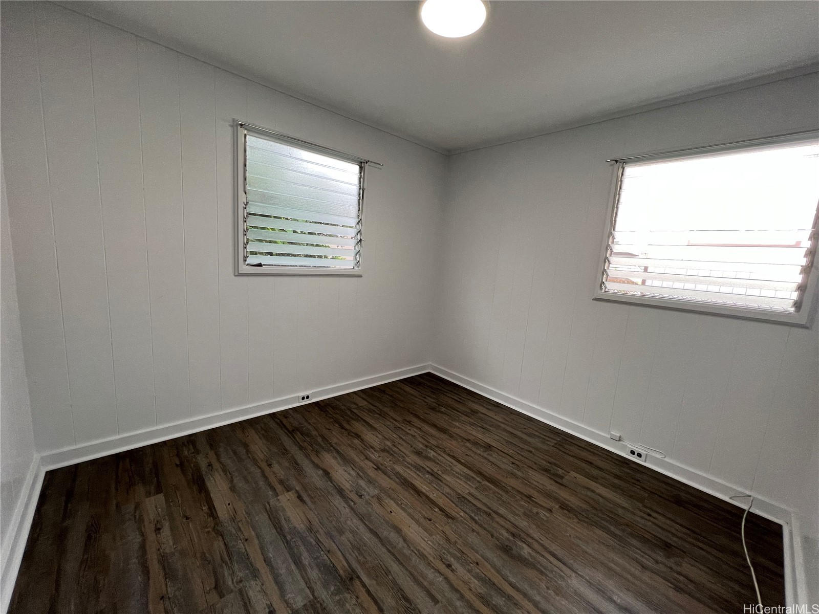 3046 Harding Avenue C Property Photo 8
