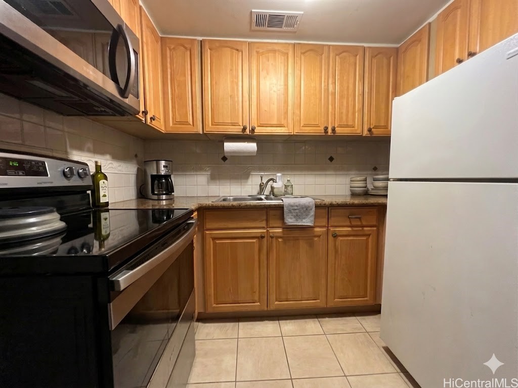 225 Queen Street 14a Property Photo 4