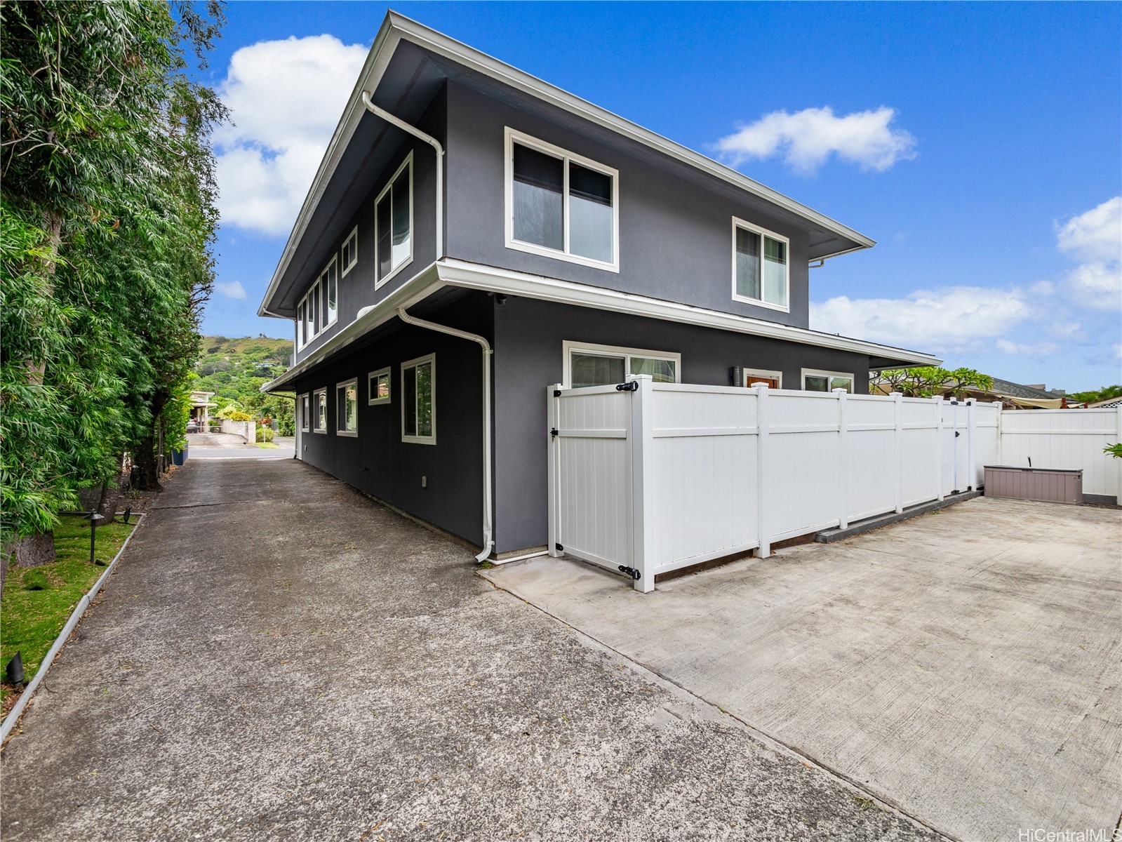 2134 Kanealii Avenue Property Photo 4