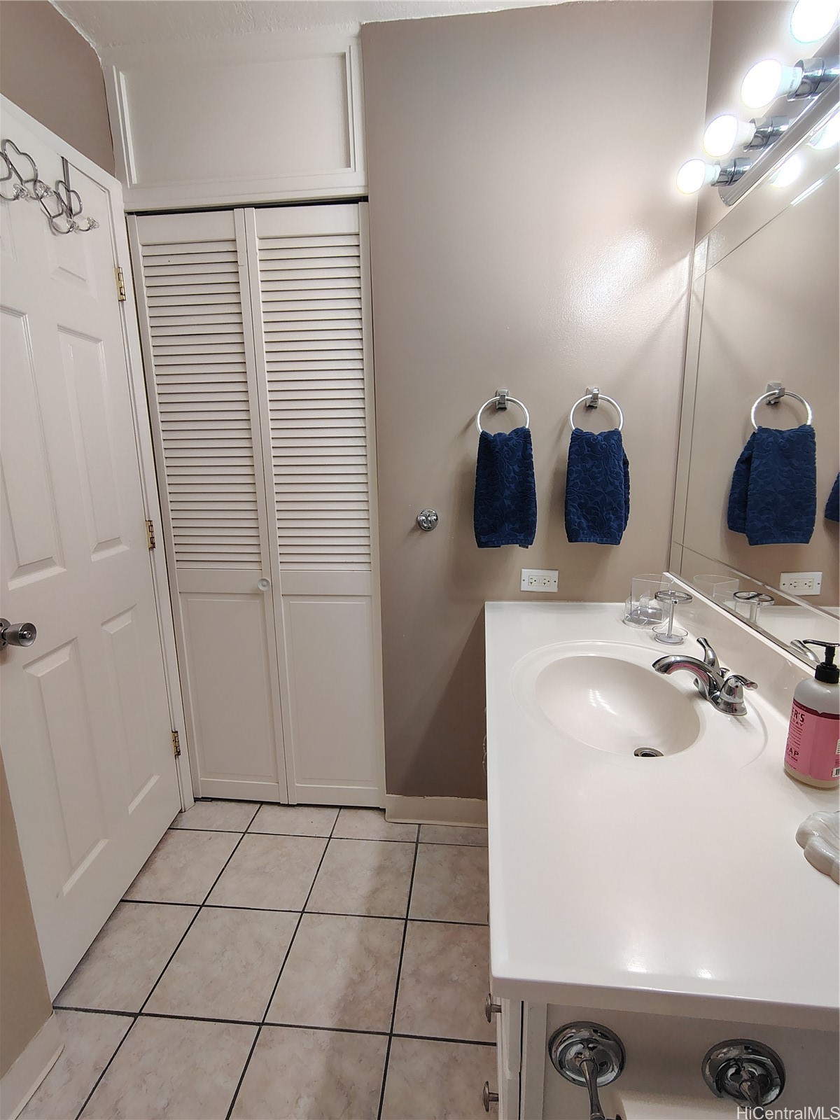 2140 Kuhio Avenue 601 Property Photo 12