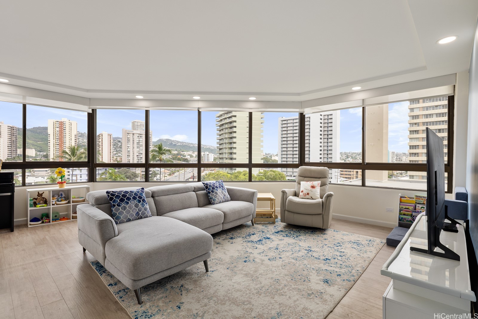 2499 Kapiolani Boulevard 801 Property Photo 1
