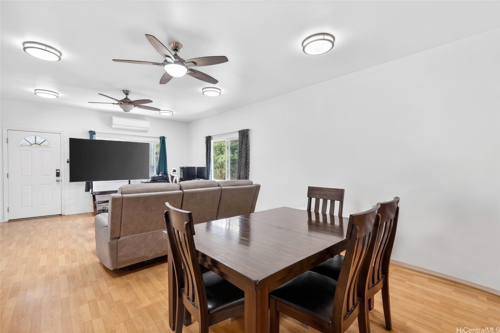 2802 Numana Road Property Photo 6