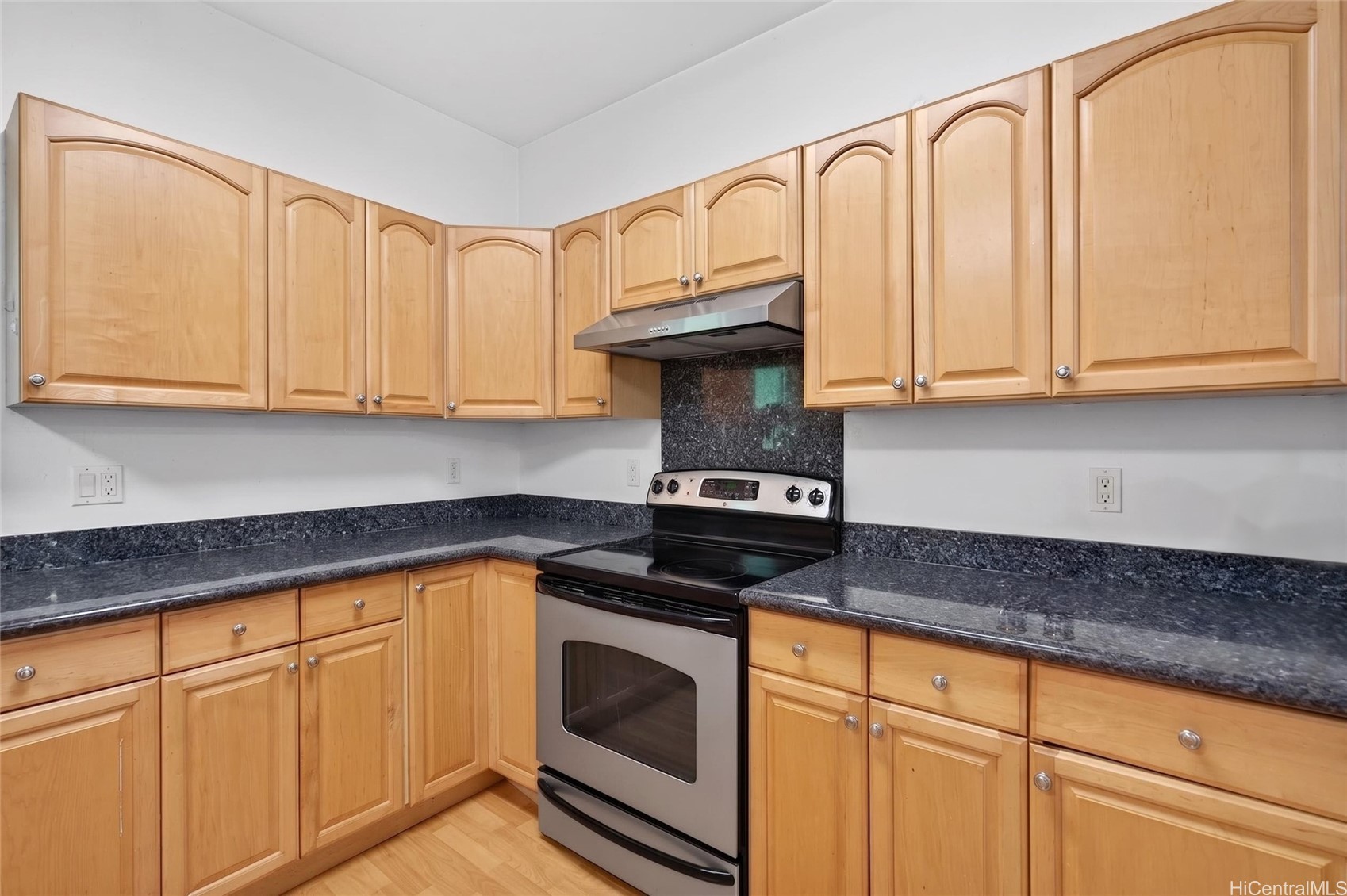 2802 Numana Road Property Photo 8