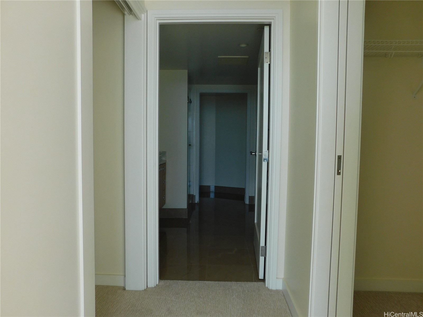 1177 Queen Street 1704 Property Photo 6