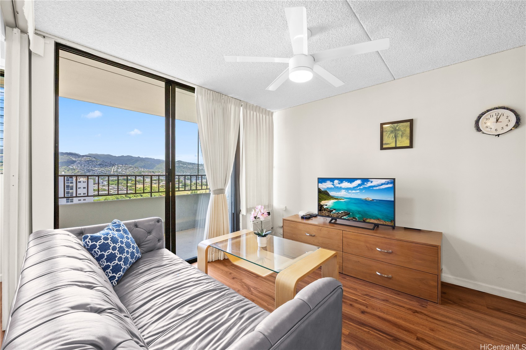 2240 Kuhio Avenue 1802 Property Photo 6