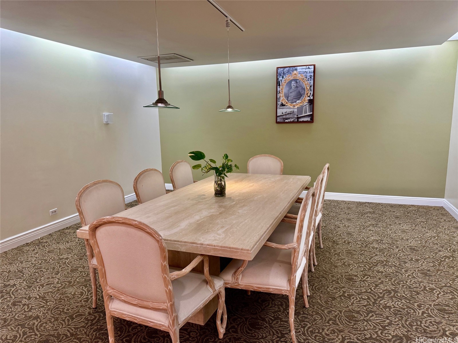 2240 Kuhio Avenue 1802 Property Photo 23
