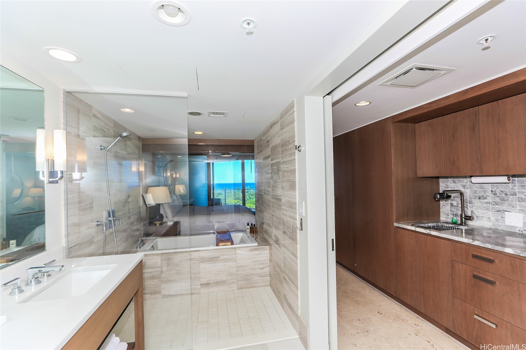 2139 Kuhio Avenue 1408 Property Photo 6