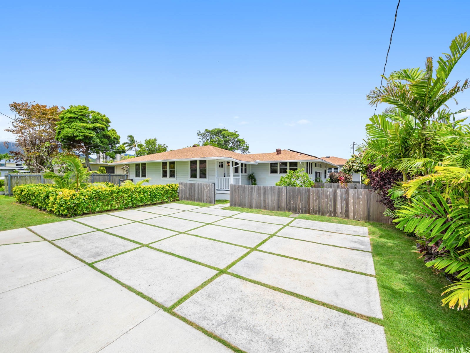 244 Awakea Road Property Photo 3